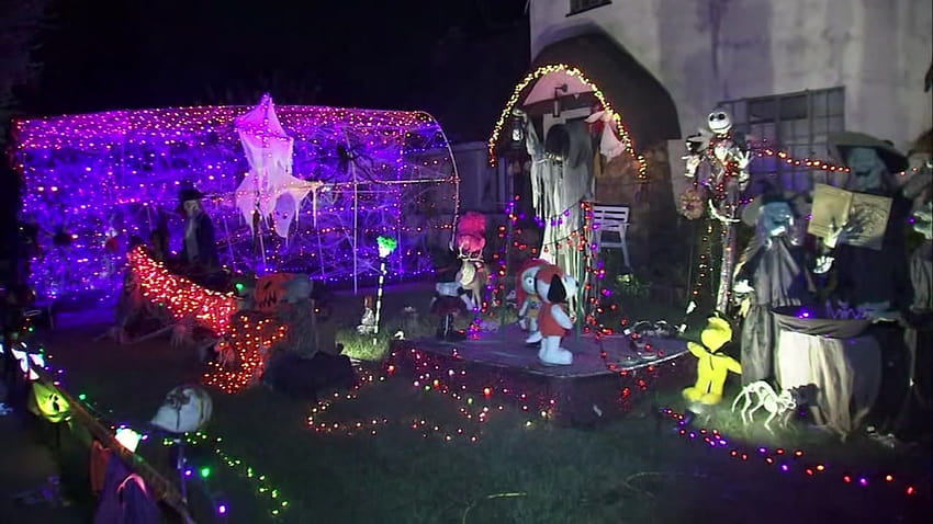 South Bay family's Halloween display lights up neighborhood, raises spirits for good cause, halloween decorations and lights HD wallpaper