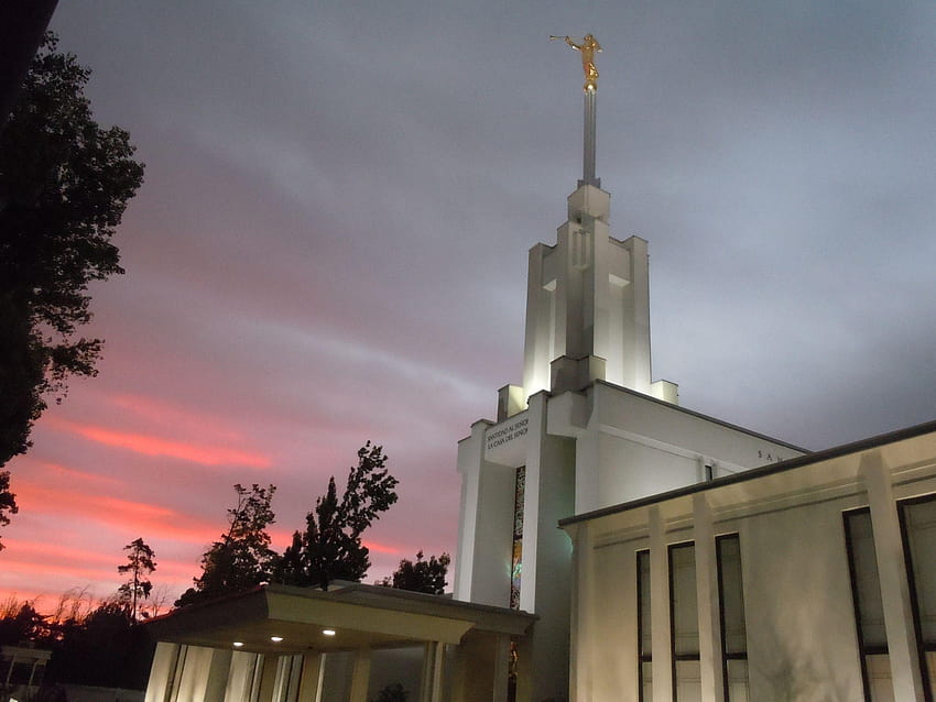 Santiago Chile Temple in the Evening HD wallpaper