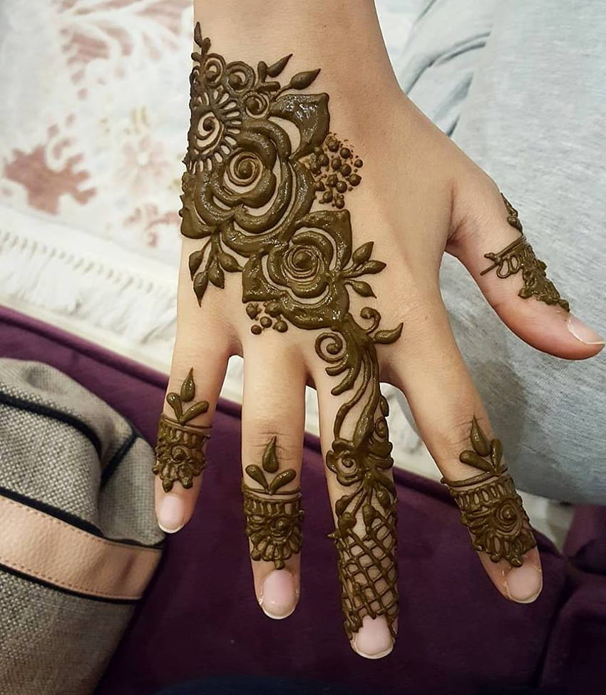 Eid-ul-Adha 2022 mehndi designs: Trendy henna art, DIY Arabic pattern for  Bakrid - Hindustan Times