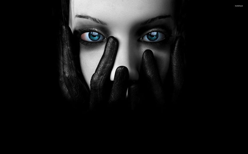 彼女の顔に手を持つ黒い革の手袋を持つ少女、女の子は手で彼女の顔を覆う 高画質の壁紙