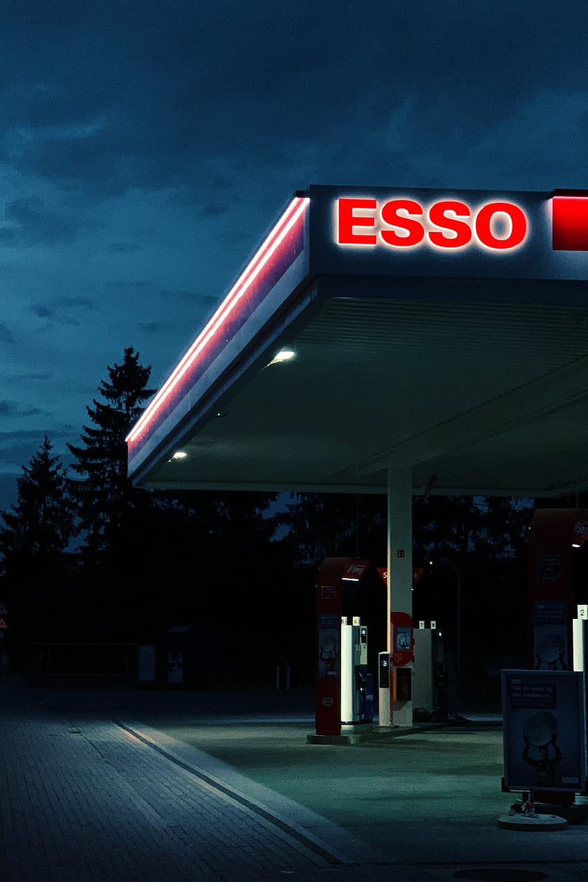 Gasolinera Esso durante la noche – Bomba, gasolinera estética fondo de pantalla del teléfono