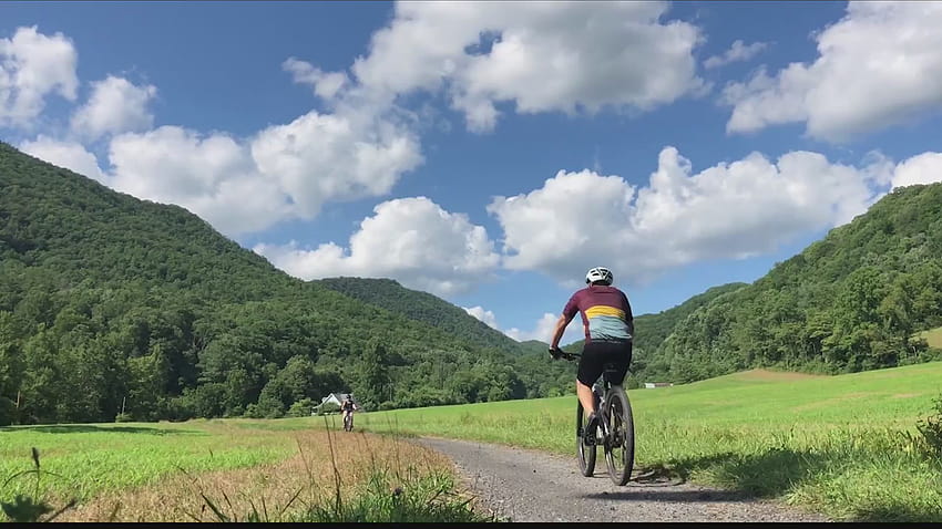 Cycling along Virginia's Creeper Trail HD wallpaper