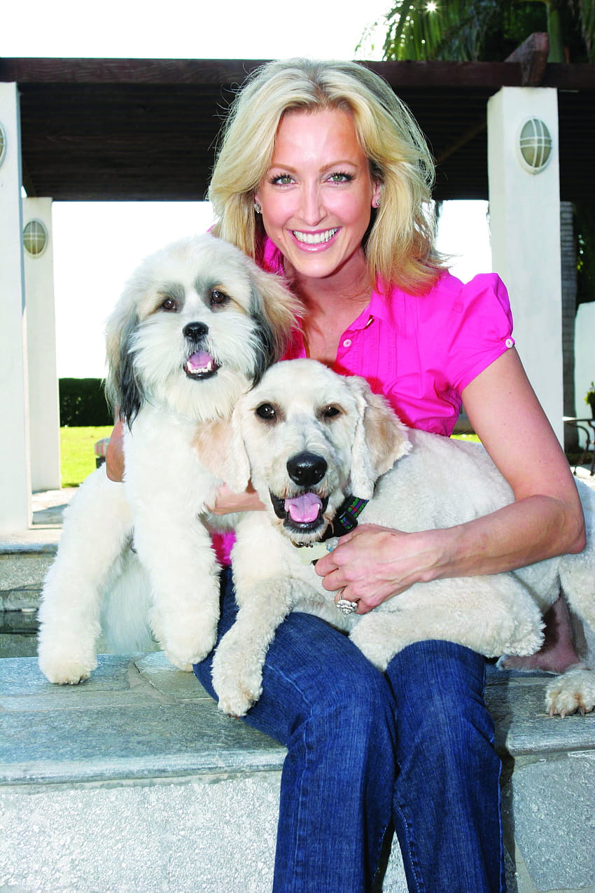 Good Morning America's Lara Spencer And Her Dogs Are Camera Ready HD phone wallpaper