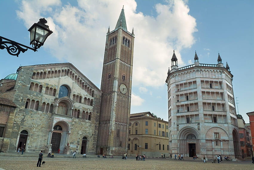 Clock tower in Parma, Italy and HD wallpaper