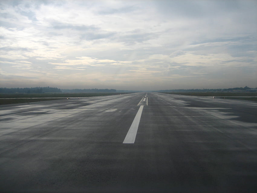 Dosya:Thiruvananthapuram International Airport Runway.jpg HD duvar kağıdı