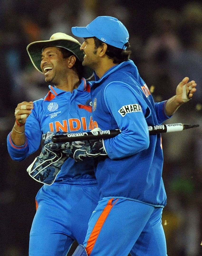 Sachin+Tendulkar+and+MS+Dhoni+are+thrilled+after+India%27s+win%2C+India+v+Pakistan%2C+2nd+semi, dhoni and sachin HD phone wallpaper