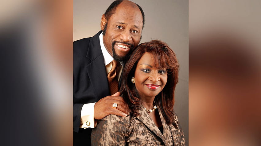 Pastor Myles Munroe Remembered for Lessons of Leadership, Faith HD wallpaper