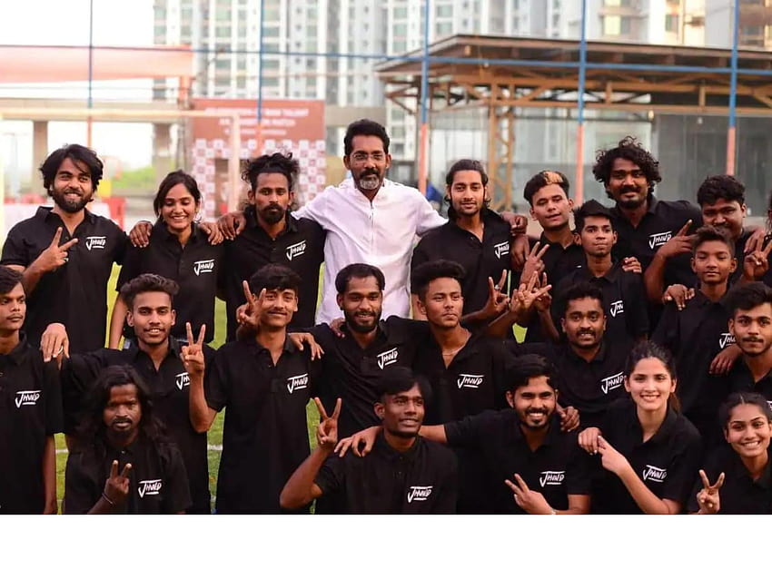 Jhund Director Nagraj Majule Plays Football With Film's Cast and Crew in Mumbai HD wallpaper