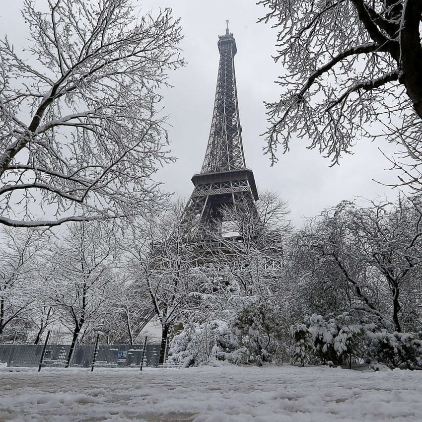 Heavy snow shuts down Eiffel Tower weeks after abnormal rainfall soaked ...