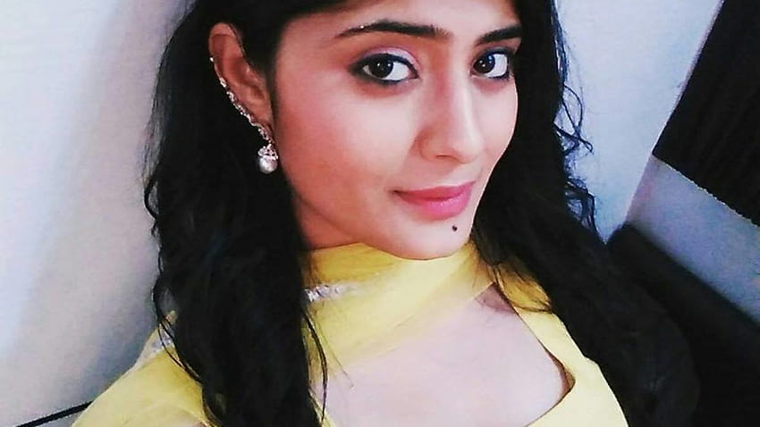 R Vaishali Wiki, Age, Boyfriend, Family, Biography & More - WikiBio