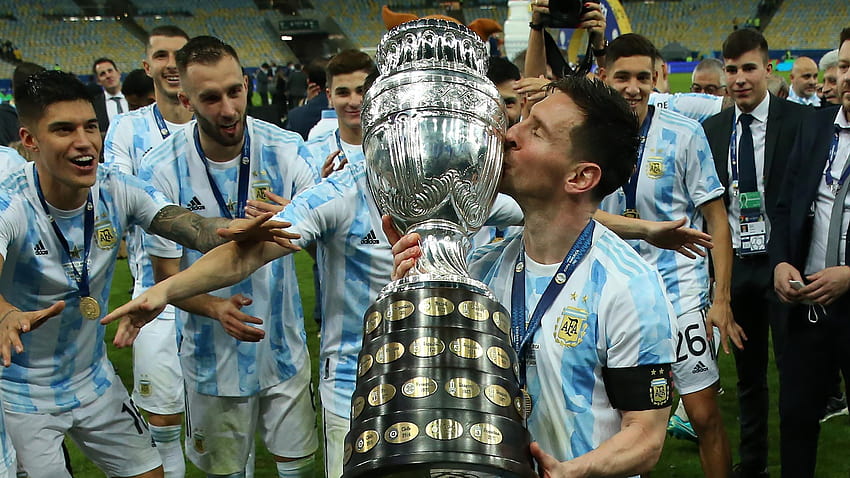Lionel Messi remporte la Copa America: la star argentine extatique après avoir remporté son premier grand trophée international, la copa america messi 2021 Fond d'écran HD