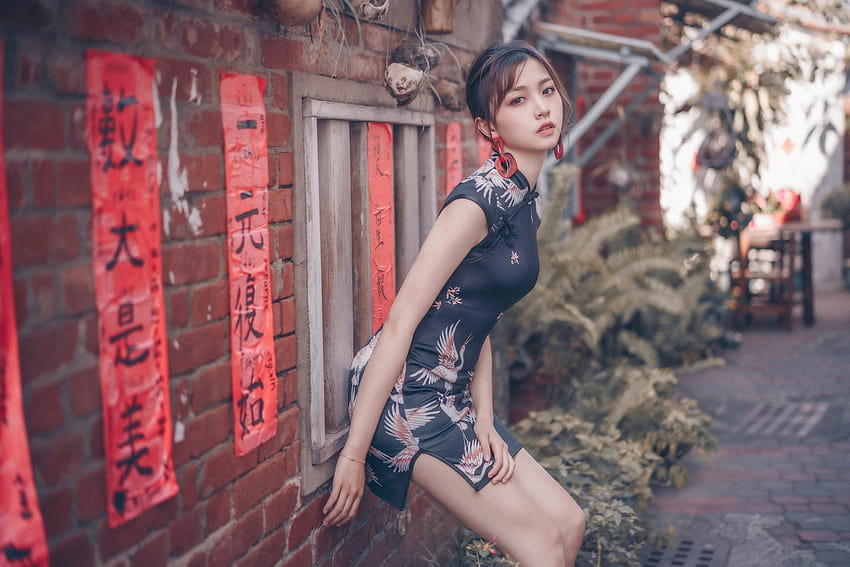 Urban Asia Asiatisches Model Frauen Im Freien Frauen Qipao Cheongsam Chinesisches Kleid HD-Hintergrundbild
