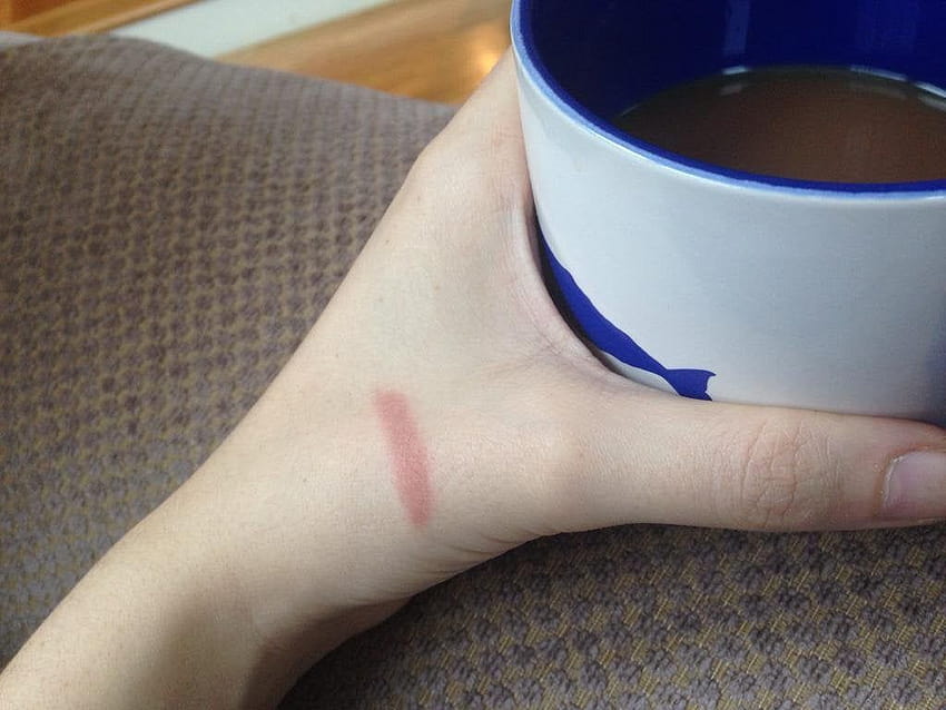 During Thanksgiving hysteria, I ended up burning myself on the oven. Now, 2 days later, I constantly catch myself thinking it's a lipstick swatch. Any good dupe suggestions? : MakeupAddiction HD wallpaper
