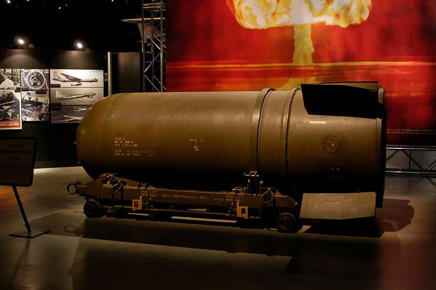 Thermonukleare Bombe Mark 41 > Nationalmuseum der United States Air Force™ > Ausstellung HD-Hintergrundbild