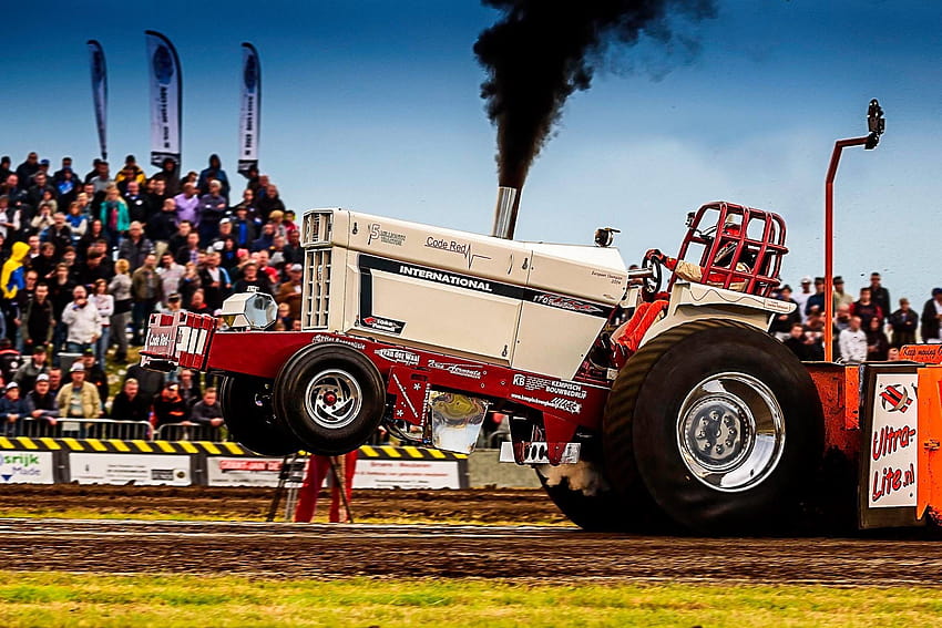 5763770 / 2048x1367 tractor pull, modified tractor HD wallpaper
