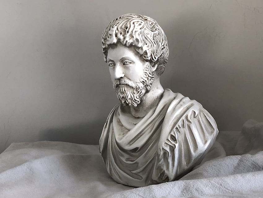 Estatuilla de Marco Aurelio – Los Tres Estoicos fondo de pantalla