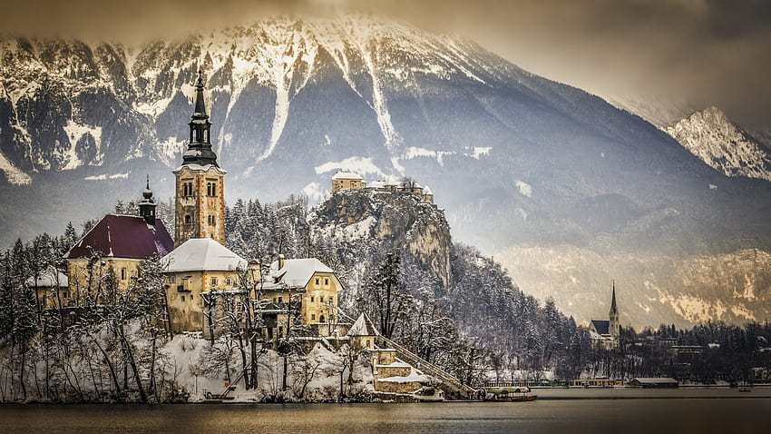 ID: 159203 / природа, пейзаж, архитектура, древен, кула, езеро, езеро Блед, Словения, църква, зима, сняг, планини, дървета, мъгла, скала, гора HD тапет