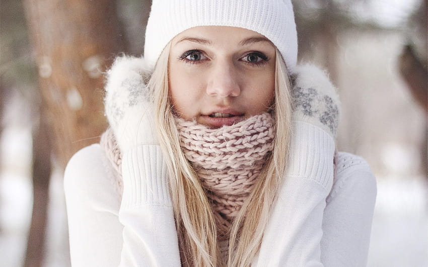 Girl in Winter Outfit , girl and winter HD wallpaper | Pxfuel