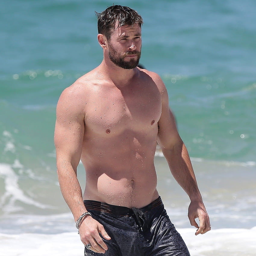 Chris Hemsworth Bertelanjang dada wallpaper ponsel HD