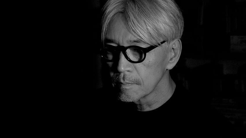 Fragen und Antworten mit dem Musiker Ryuichi Sakamoto HD-Hintergrundbild