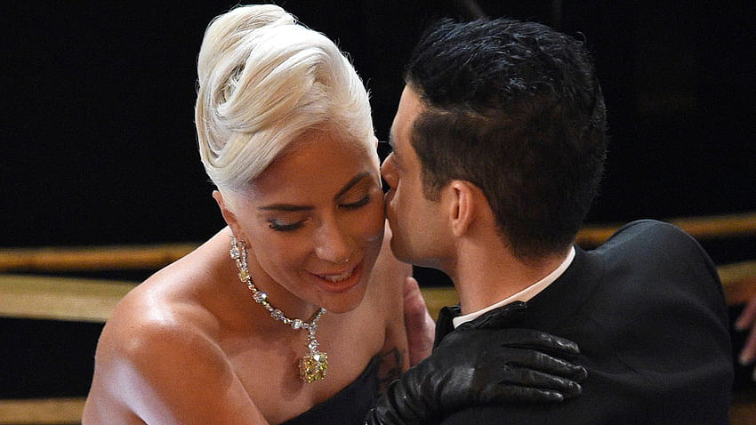 Lady Gaga & Rami Malek Oscars 2019 Wardrobe Malfunction, rami malek 2019 HD wallpaper