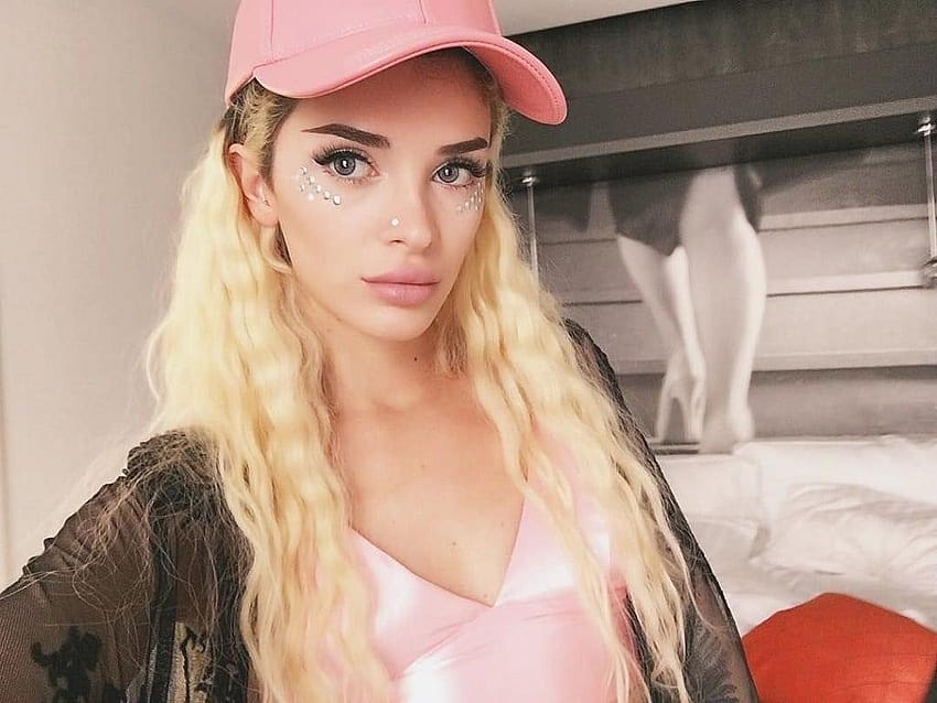 Who is Era Istrefi? Family, Boyfriend, Biography, Other Facts HD wallpaper