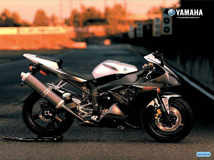 Hot,Spicy & Stuuning : Yamaha Bikes HD wallpaper
