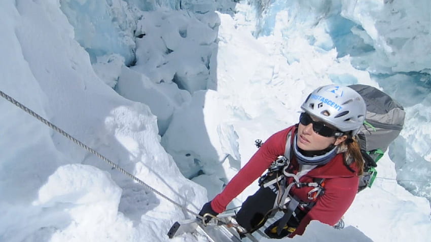 Woman set to make history on Mount Everest, women climbing HD wallpaper
