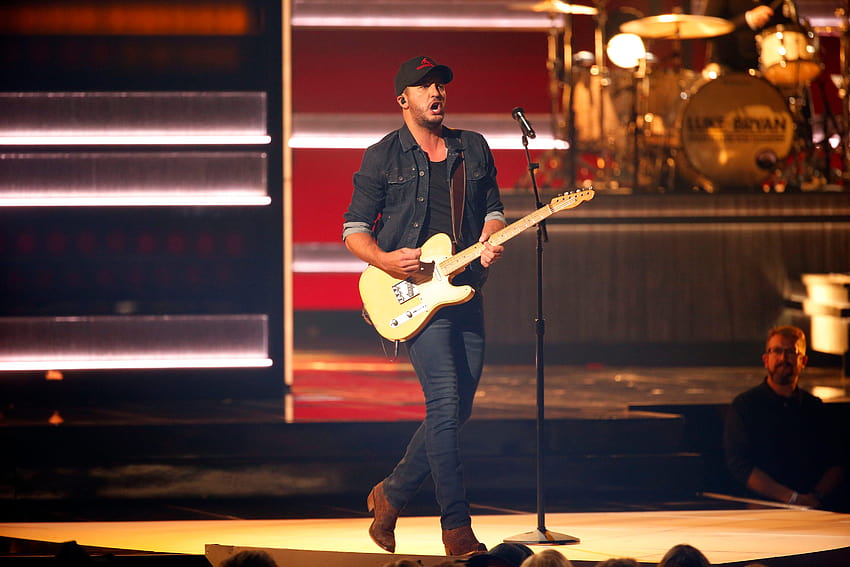 Luke Bryan Has Needs on New Single, luke bryan knockin boots HD ...