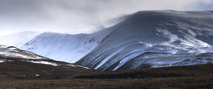 : musim dingin, langit, salju, awan-awan, Skotlandia, dataran tinggi, angin, berputar, spindrift, melayang, Cairngorms 4600x1921, dataran tinggi musim dingin Wallpaper HD