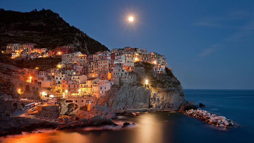Manarola village night view from the Cinque Terre on the Italian, manarola night italy HD wallpaper