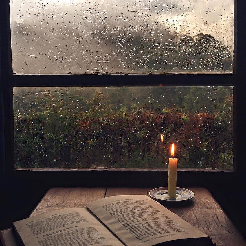 Hari hujan harus dihabiskan di rumah dengan secangkir teh dan kopi musim dingin yang enak dan buku wallpaper ponsel HD