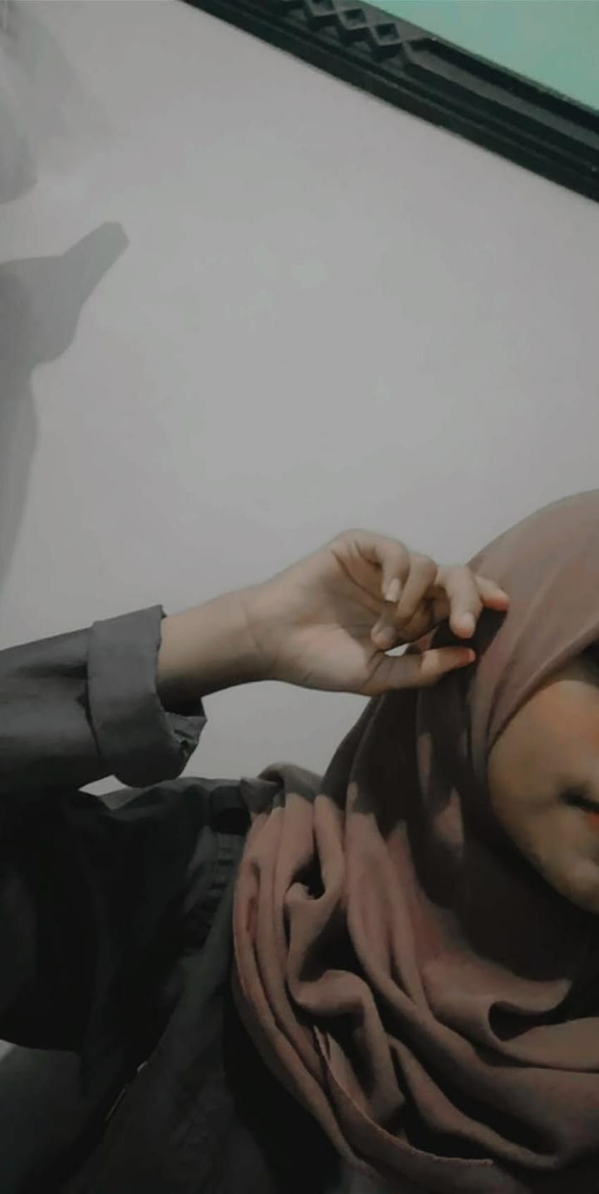 Pin oleh Imane di Liberté di 2020, aesthetic girl hijab wallpaper ponsel HD