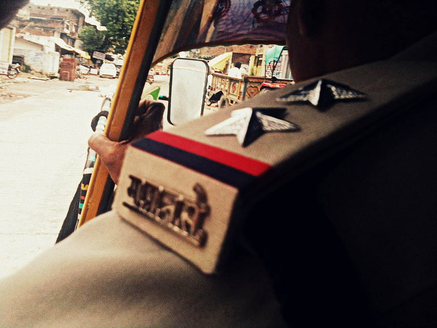 La polizia dell'Assam recluterà 2000 poliziotti, distintivo da poliziotto Sfondo HD