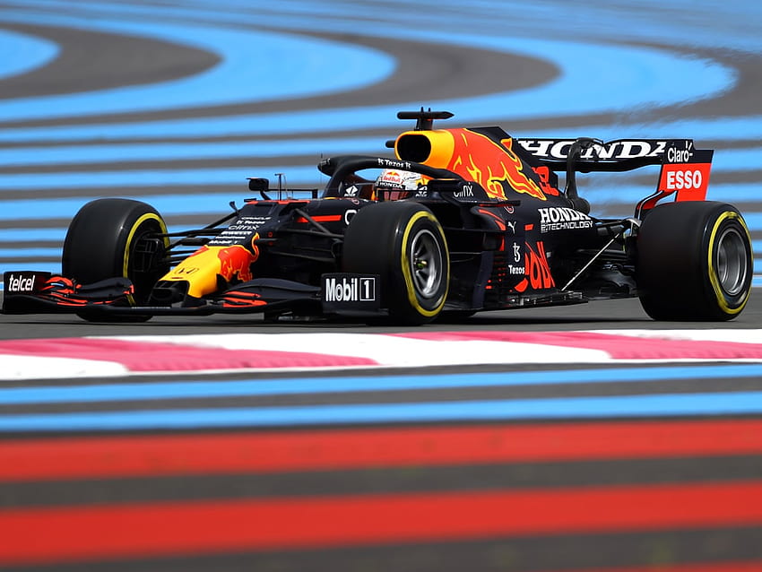Max Verstappen holds off Lewis Hamilton to take pole at French GP HD wallpaper
