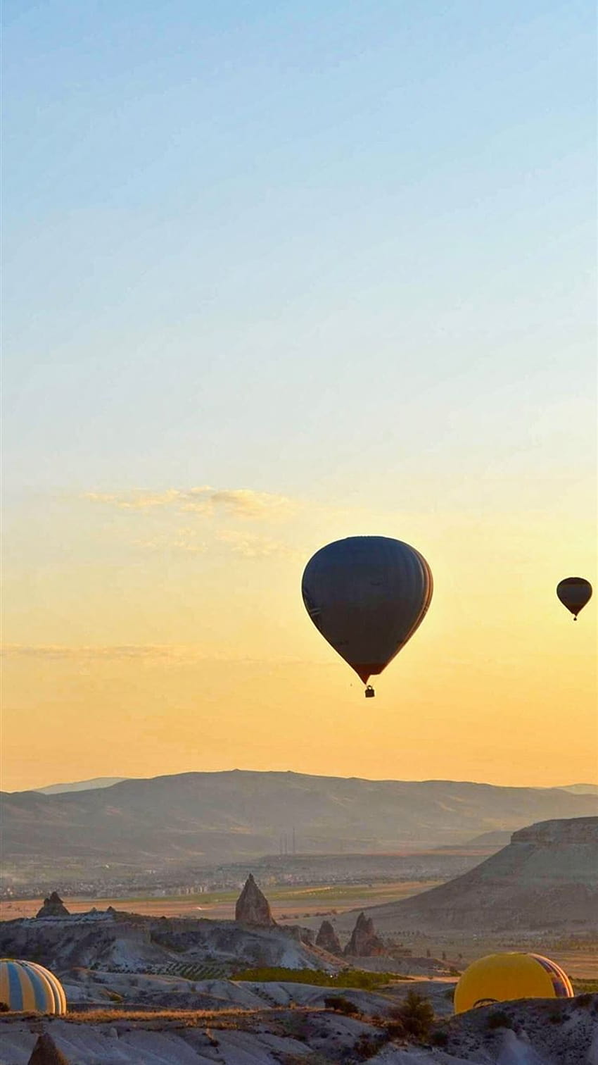 The famous hot air balloons of Cappadocia Turkey t... iPhone 8, turkey aesthetic HD phone wallpaper