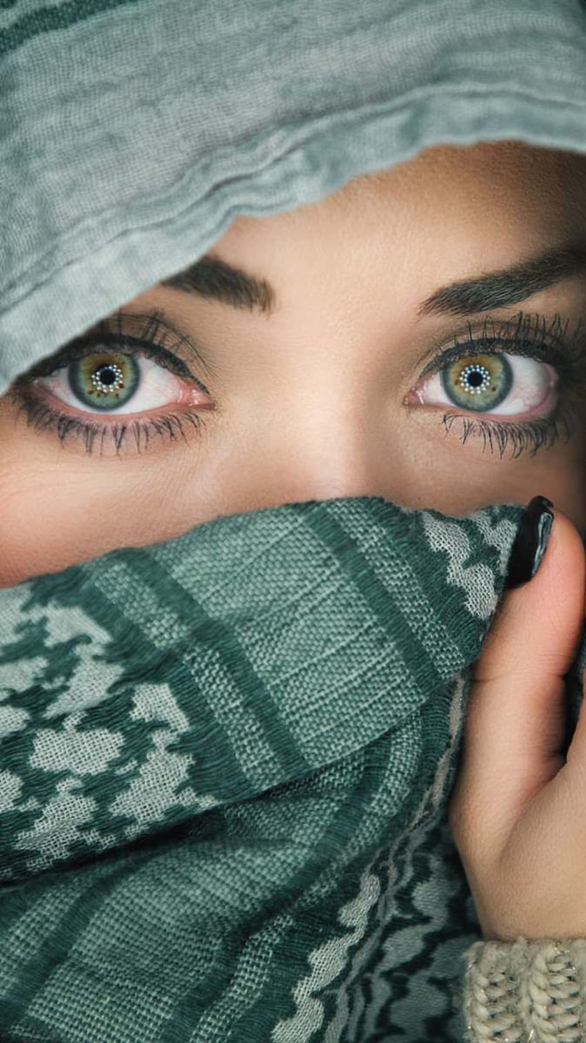 Chica de ojos hermosos, ojos de niña hijab de grafía fondo de pantalla del teléfono