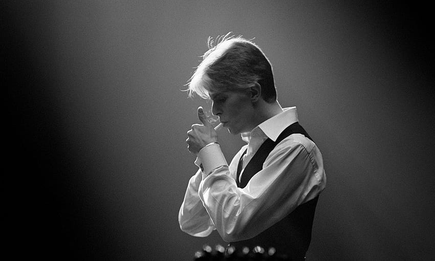 David Bowie auf Tour als Thin White Duke HD-Hintergrundbild