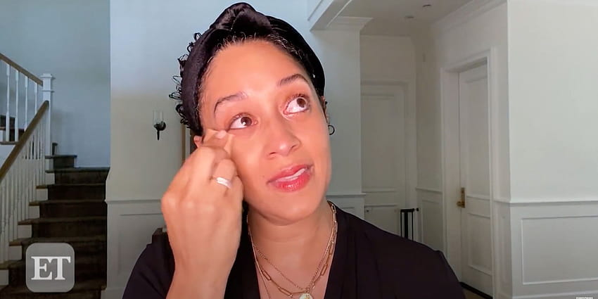 Tia Mowry Says She and Tamera Mowry Were Denied Magazine Cover for Being Black HD wallpaper