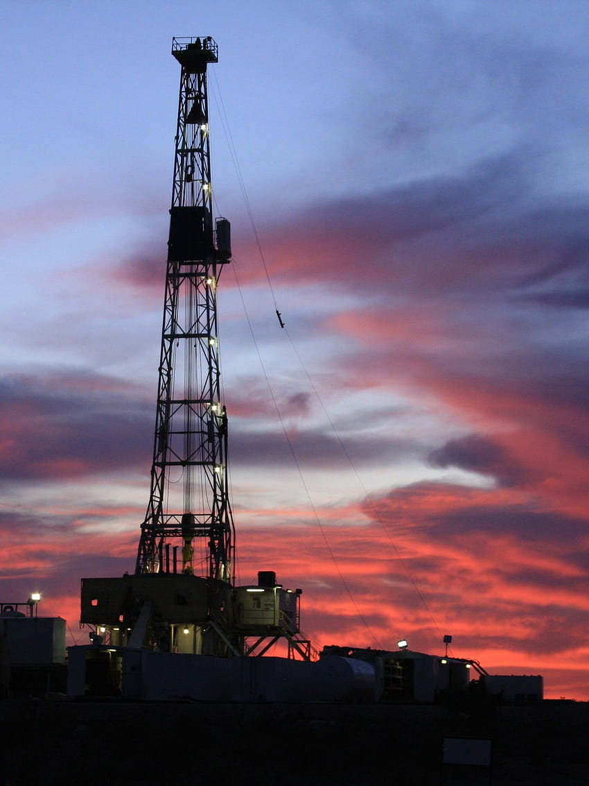 Pole naftowe przesłane przez Johna Johnsona, pole naftowe Tapeta na telefon HD