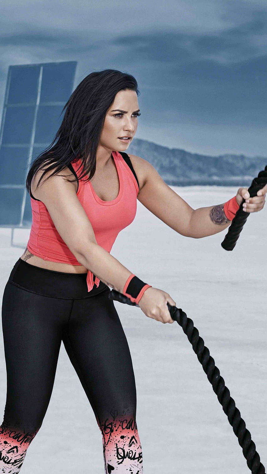 Demi Lovato, Battle Rope Workout, Celebrities, women battle rope HD phone wallpaper