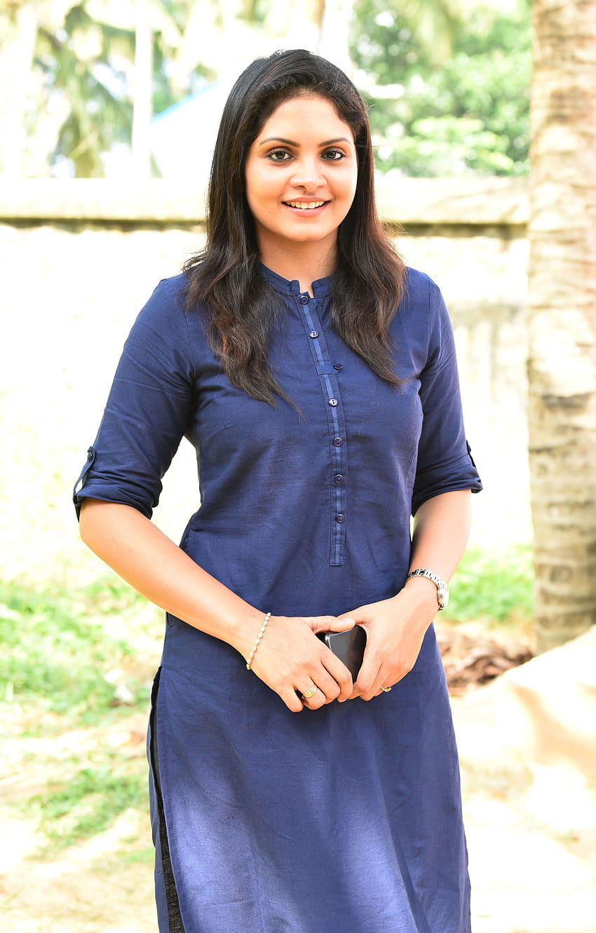 Gayathri Arun im Hemd, Gayatri Arun HD-Handy-Hintergrundbild