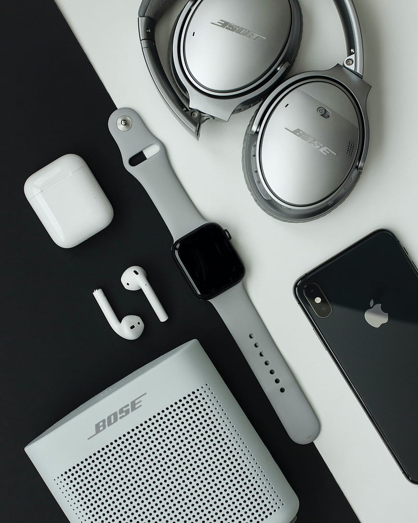 グレーの Bose ヘッドフォン、Apple Watch と iPhone、白と黒、bose iphone HD電話の壁紙