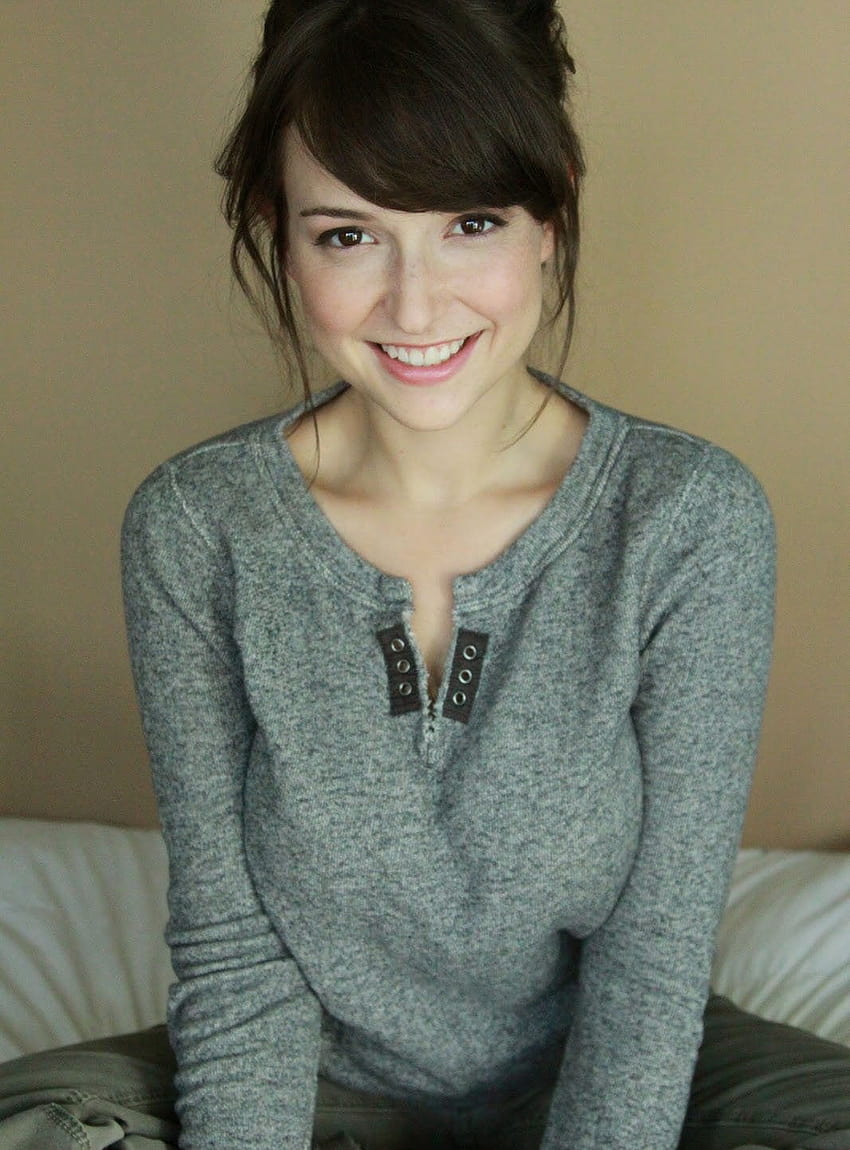 Milana Vayntrub Happening