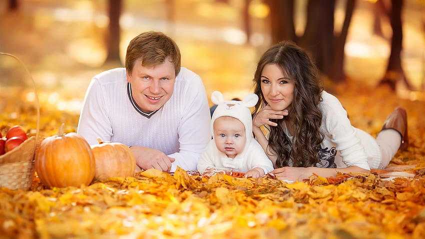 Família, ao ar livre, outono, bebê, pai, mãe 2880x1800 , mãe pai bebê papel de parede HD