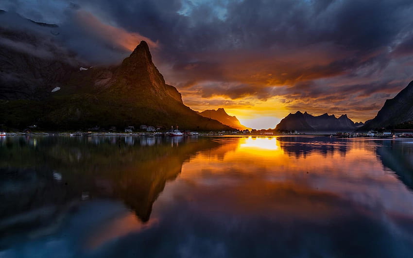 Braune Berg- und glasklare Wasserlandschaftsgrafik, Berge, Sonnenuntergangsreflexionssee HD-Hintergrundbild