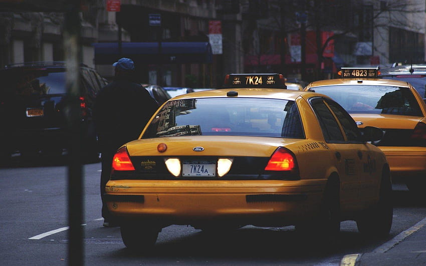 ถนนในเมือง รถยนต์ แท็กซี่ การจราจรสีเหลือง วอลล์เปเปอร์ HD