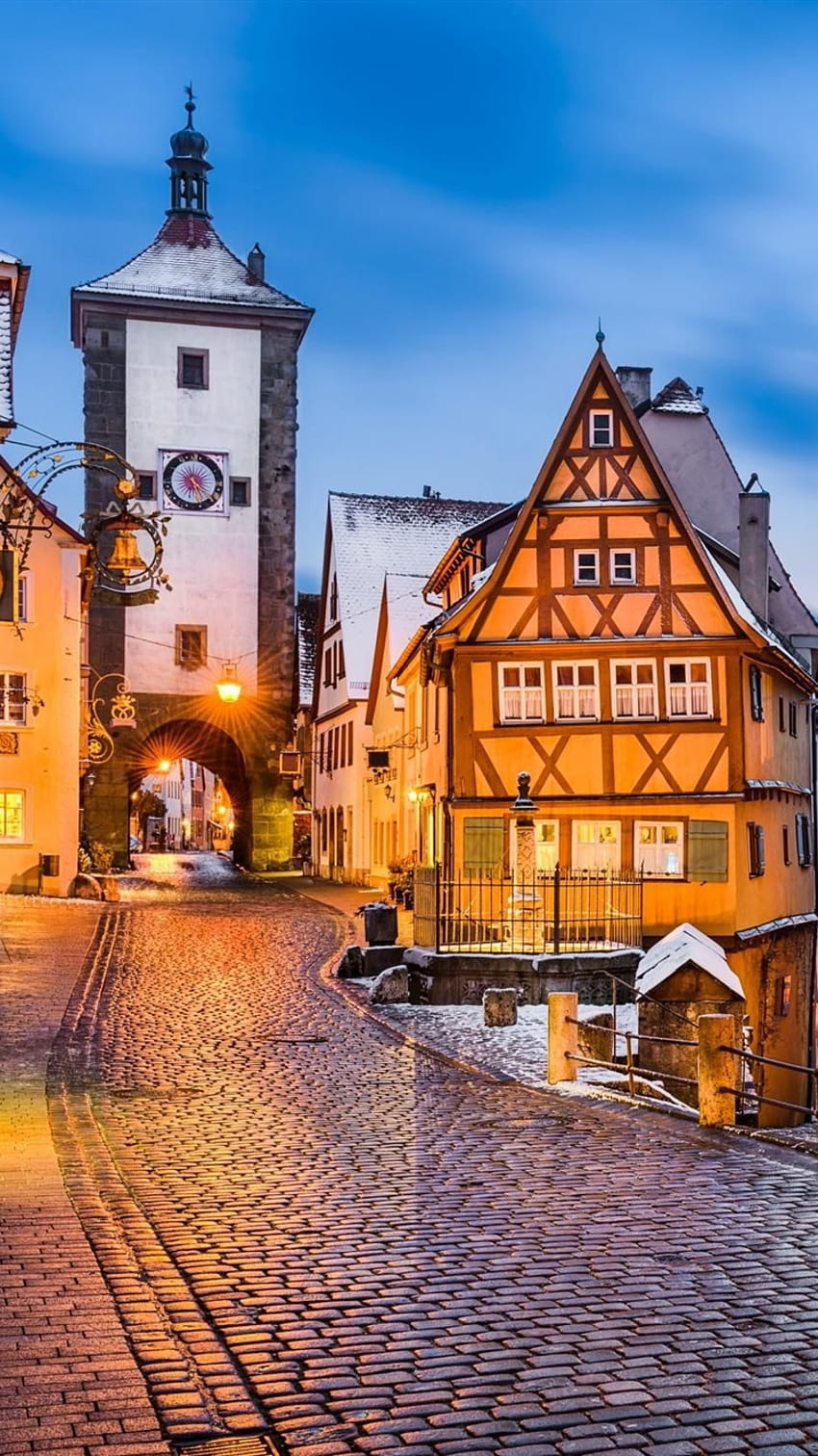 ドイツ、ローテンブルク、中世の町、夕方、ライト、雪、冬 750x1334 iPhone 8/7/6/6S、背景 HD電話の壁紙