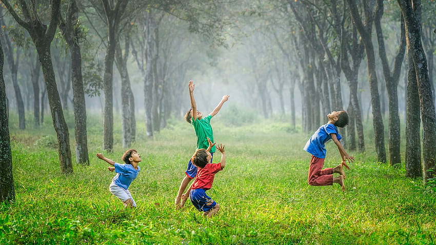 Children Playing Together HD wallpaper