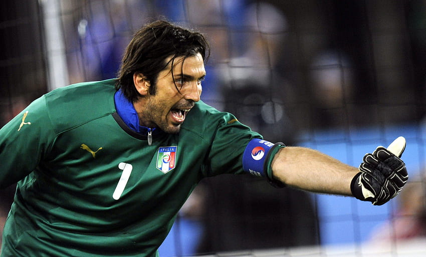 The football player of Juventus Gianluigi Buffon shouting HD wallpaper